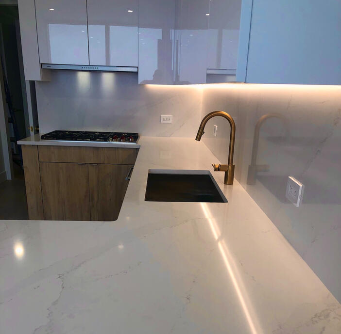 Seamless counter to backsplash transition