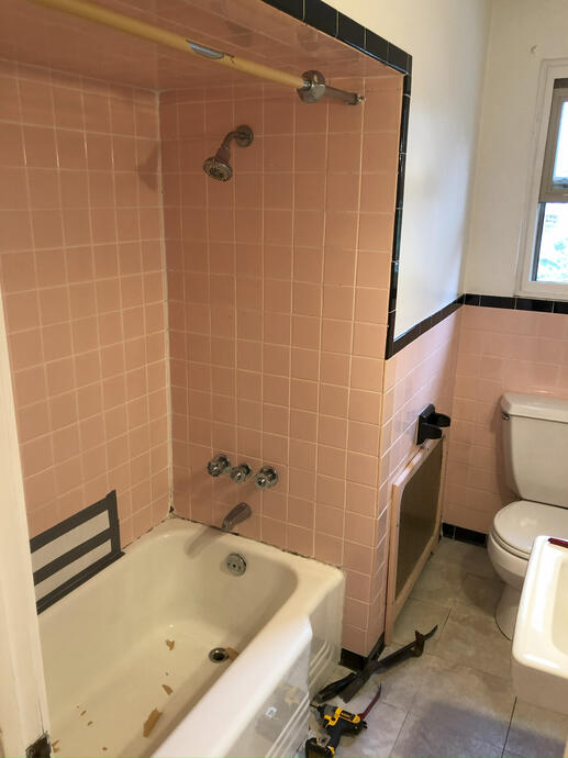 Before image of 1950's bathroom